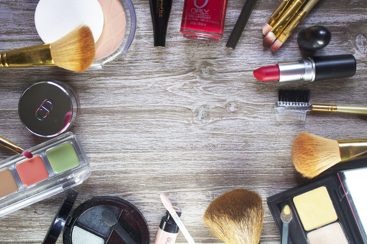 Comment laver pinceaux et éponges de maquillage ?