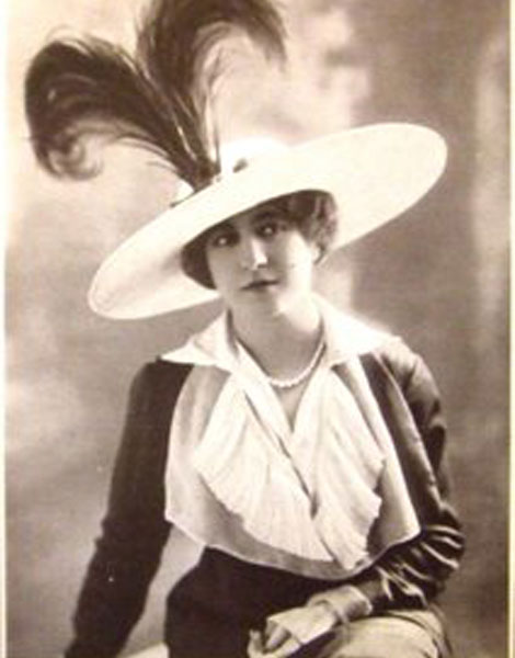 L'un des premiers chapeaux Chanel, en 1912