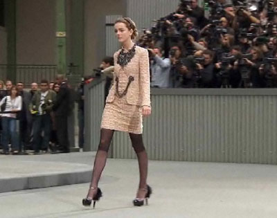 Le tailleur Chanel par Karl Lagerfeld