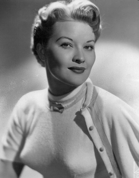 Patti Page en soutien-gorge pointu, 1955