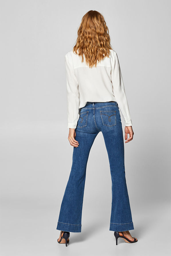 Le jean bootcut : long ou court