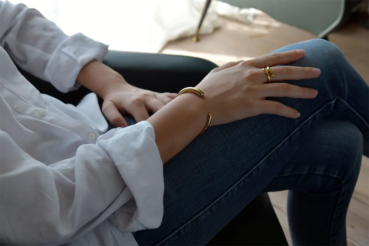 Le bracelet jonc, un bijou intemporel