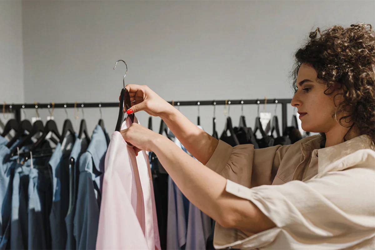 Chemise femme : comment la choisir selon sa morphologie